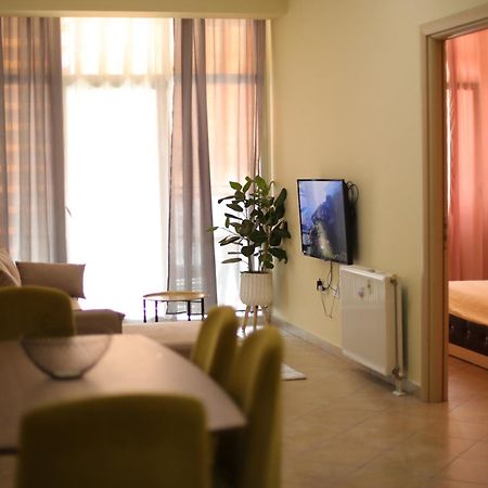 Pleasant Apartment With Free Dedicated Parking In Komuna E Parisit Tirana Esterno foto