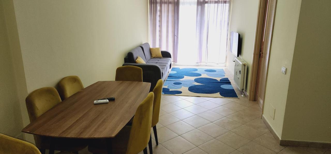 Pleasant Apartment With Free Dedicated Parking In Komuna E Parisit Tirana Esterno foto