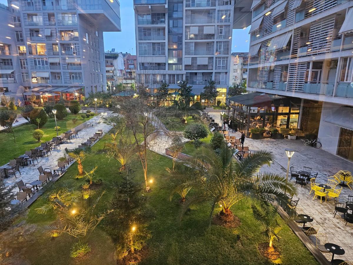 Pleasant Apartment With Free Dedicated Parking In Komuna E Parisit Tirana Esterno foto