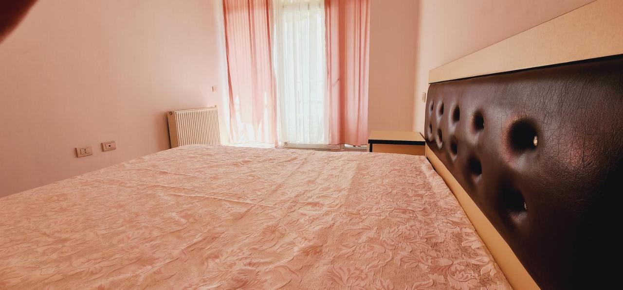 Pleasant Apartment With Free Dedicated Parking In Komuna E Parisit Tirana Esterno foto
