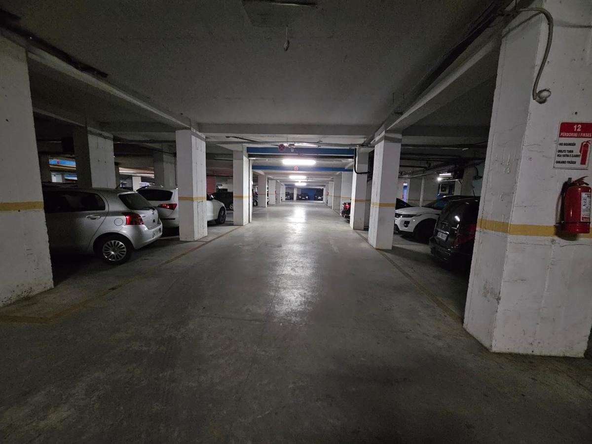 Pleasant Apartment With Free Dedicated Parking In Komuna E Parisit Tirana Esterno foto