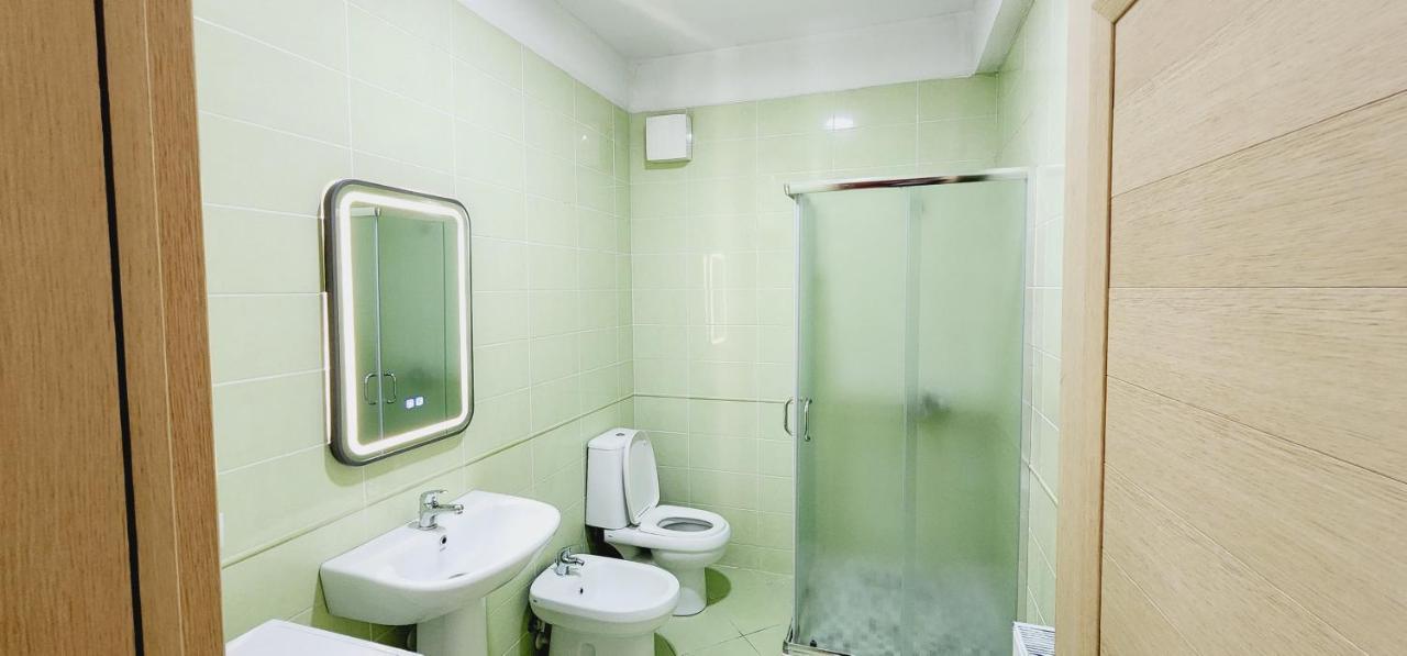 Pleasant Apartment With Free Dedicated Parking In Komuna E Parisit Tirana Esterno foto