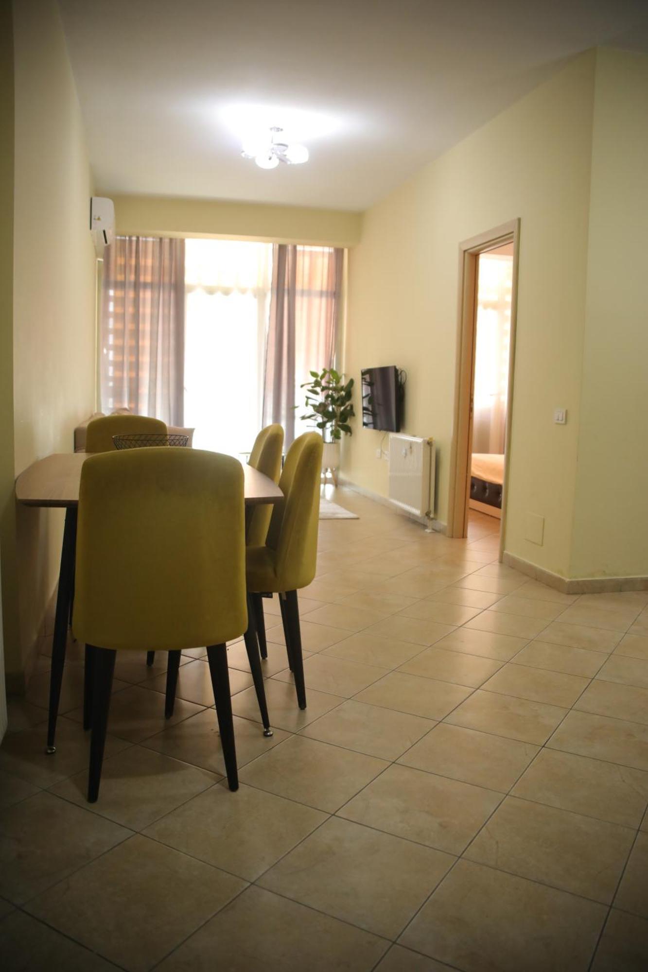 Pleasant Apartment With Free Dedicated Parking In Komuna E Parisit Tirana Esterno foto