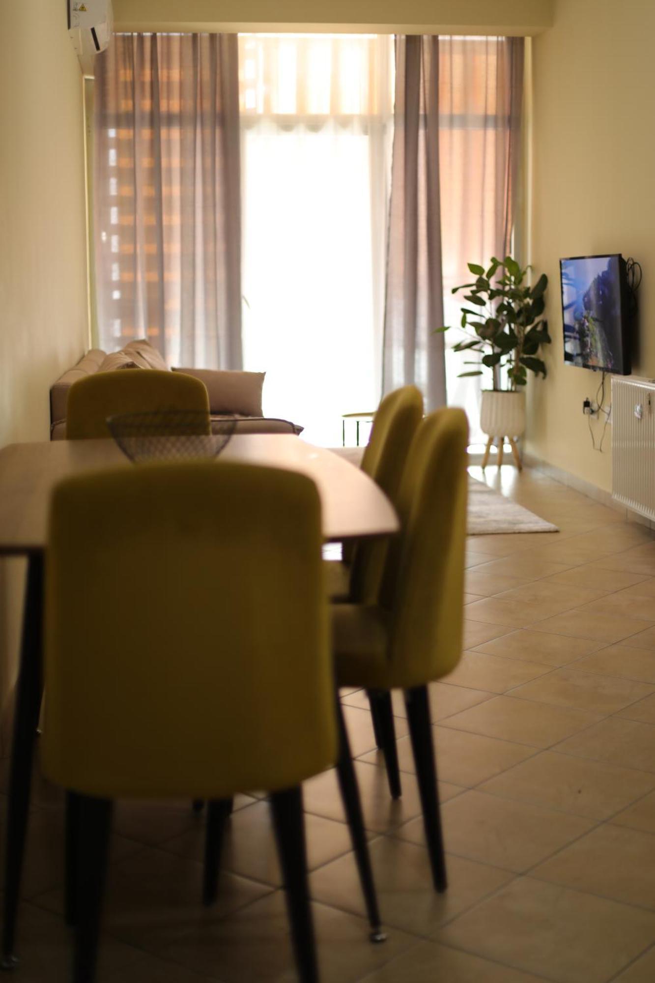 Pleasant Apartment With Free Dedicated Parking In Komuna E Parisit Tirana Esterno foto