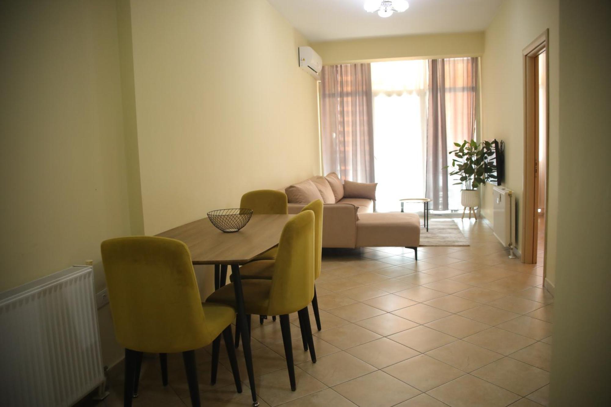 Pleasant Apartment With Free Dedicated Parking In Komuna E Parisit Tirana Esterno foto